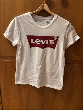 Levi's White Tee with Maroon Logo Short Sleeve